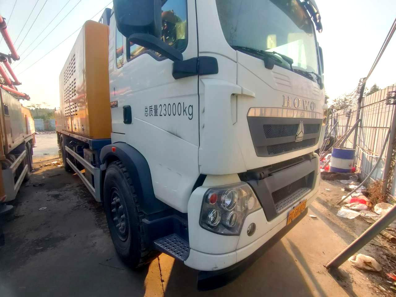 XCMG Official HBC10050V Second Hand Truck Mounted Line Concrete Pump With High Quality - Оборудование для бетонных работ: фото 3 XCMG Official HBC10050V Second Hand Truck Mounted Line Concrete Pump With High Quality - Оборудование для бетонных работ: фото 3