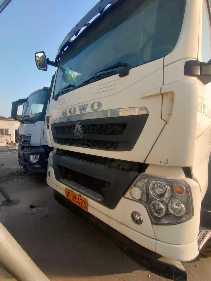 XCMG Official HBC10050V Second Hand Truck Mounted Line Concrete Pump With High Quality - Оборудование для бетонных работ: фото 2 XCMG Official HBC10050V Second Hand Truck Mounted Line Concrete Pump With High Quality - Оборудование для бетонных работ: фото 2