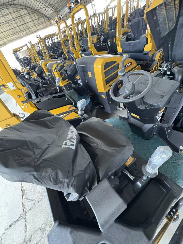 XCMG XD140VT 4ton small Light Diesel Vibratory Road Roller - Каток тротуарный: фото 5 XCMG XD140VT 4ton small Light Diesel Vibratory Road Roller - Каток тротуарный: фото 5