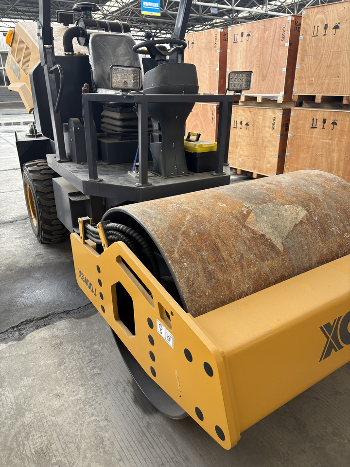 Дорожный каток XCMG XS400J 4ton Mechancial Single Drum Vibratory Road Roller Price: фото 8 Дорожный каток XCMG XS400J 4ton Mechancial Single Drum Vibratory Road Roller Price: фото 8
