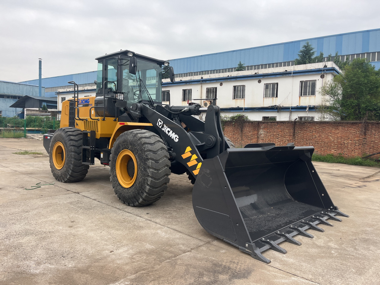 XCMG second hand 5ton wheel loader LW500KV in good condition - Колёсный погрузчик: фото 3 XCMG second hand 5ton wheel loader LW500KV in good condition - Колёсный погрузчик: фото 3