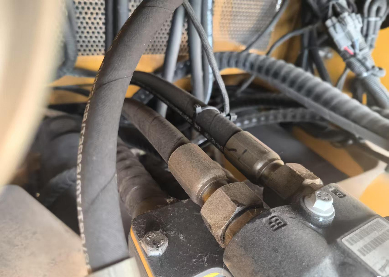 XCMG used XS365IV 36 Ton Vibratory Roller Compacator single drum price - Дорожный каток: фото 2 XCMG used XS365IV 36 Ton Vibratory Roller Compacator single drum price - Дорожный каток: фото 2