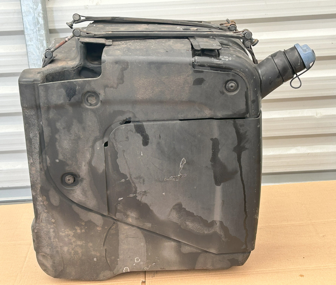 DAF ADBLUE FLUID TANK 90L XF 106 480 - Бак для AdBlue: фото 1 DAF ADBLUE FLUID TANK 90L XF 106 480 - Бак для AdBlue: фото 1