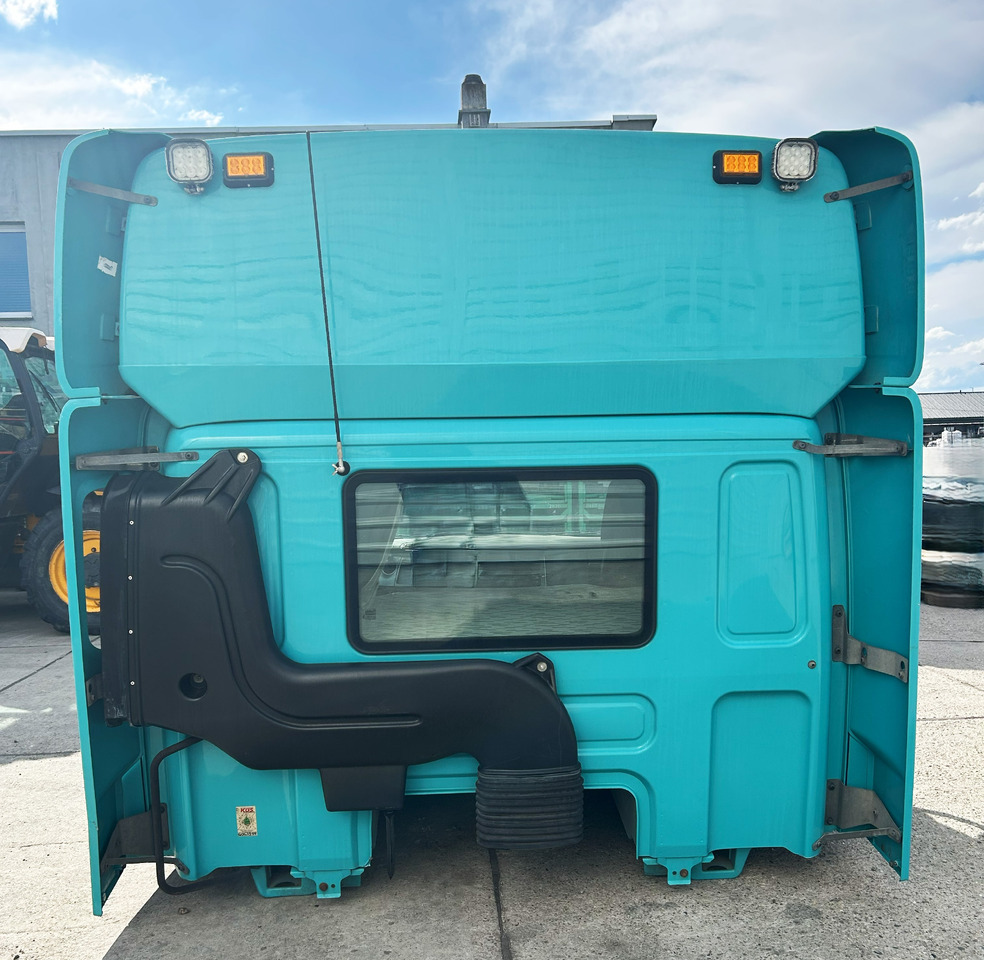 DAF CF EURO 6 SPACE CAB - Кабина: фото 5 DAF CF EURO 6 SPACE CAB - Кабина: фото 5