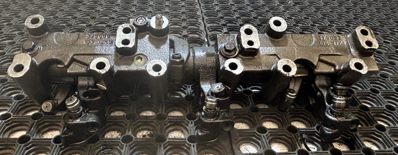 DAF VALVE LEVER ARMS KEYBOARD MX XF 480 - Клапан: фото 2 DAF VALVE LEVER ARMS KEYBOARD MX XF 480 - Клапан: фото 2