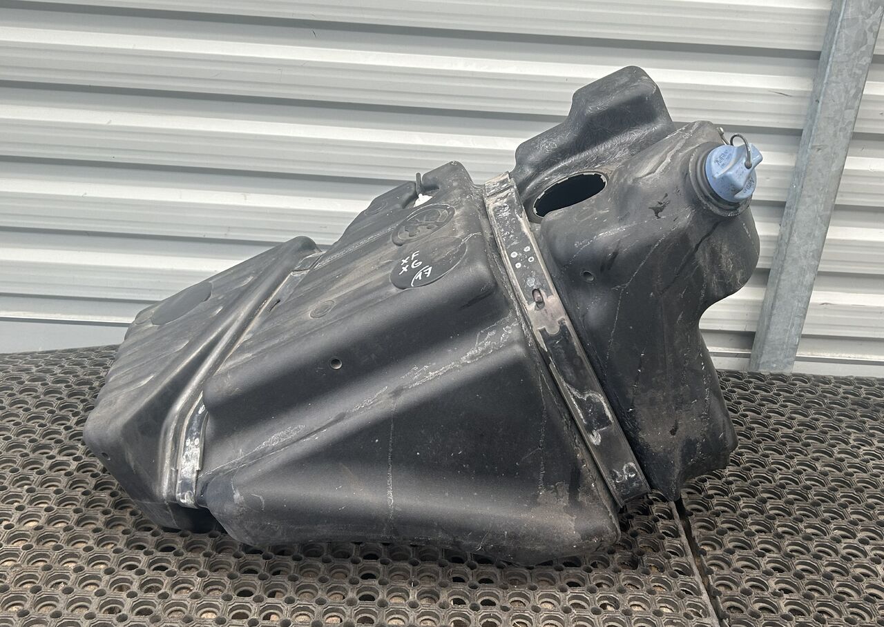 DAF XF 106 G2 / XG ADBLUE FLUID TANK 85L - Бак для AdBlue: фото 1 DAF XF 106 G2 / XG ADBLUE FLUID TANK 85L - Бак для AdBlue: фото 1