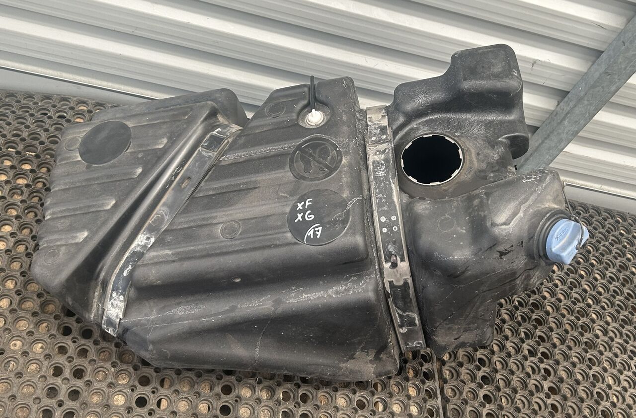 DAF XF 106 G2 / XG ADBLUE FLUID TANK 85L - Бак для AdBlue: фото 2 DAF XF 106 G2 / XG ADBLUE FLUID TANK 85L - Бак для AdBlue: фото 2