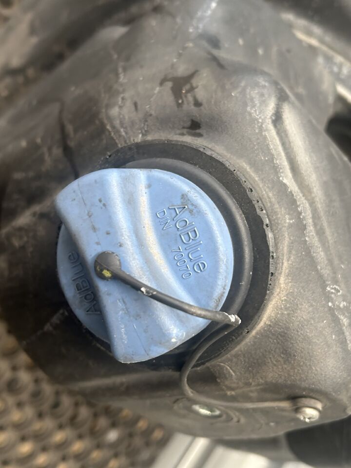 DAF XF 106 G2 / XG ADBLUE FLUID TANK 85L - Бак для AdBlue: фото 4 DAF XF 106 G2 / XG ADBLUE FLUID TANK 85L - Бак для AdBlue: фото 4