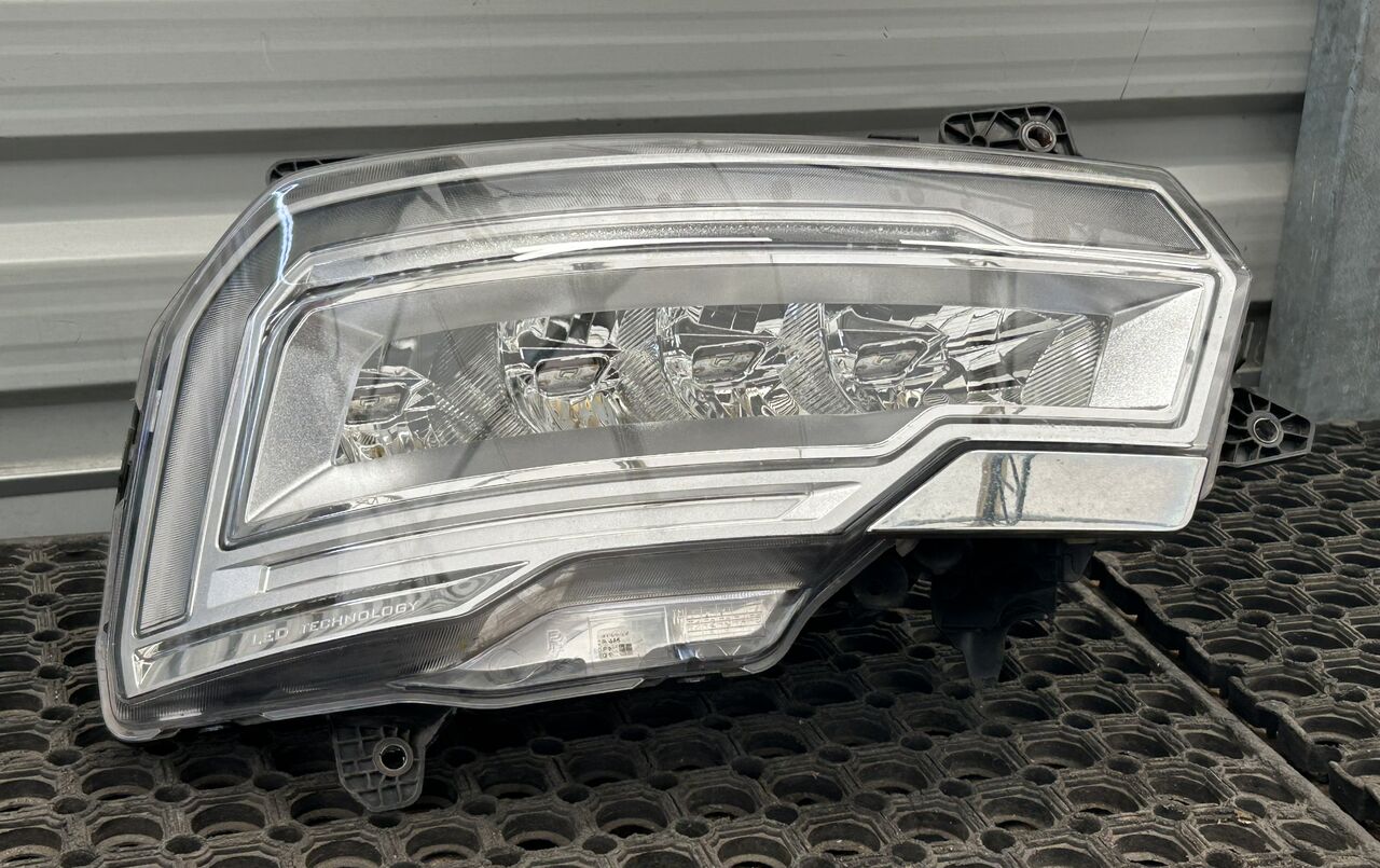 DAF XF 106 G2 / XG FULL LED HEADLIGHT RIGHT - Передняя фара для Грузовиков: фото 4 DAF XF 106 G2 / XG FULL LED HEADLIGHT RIGHT - Передняя фара для Грузовиков: фото 4