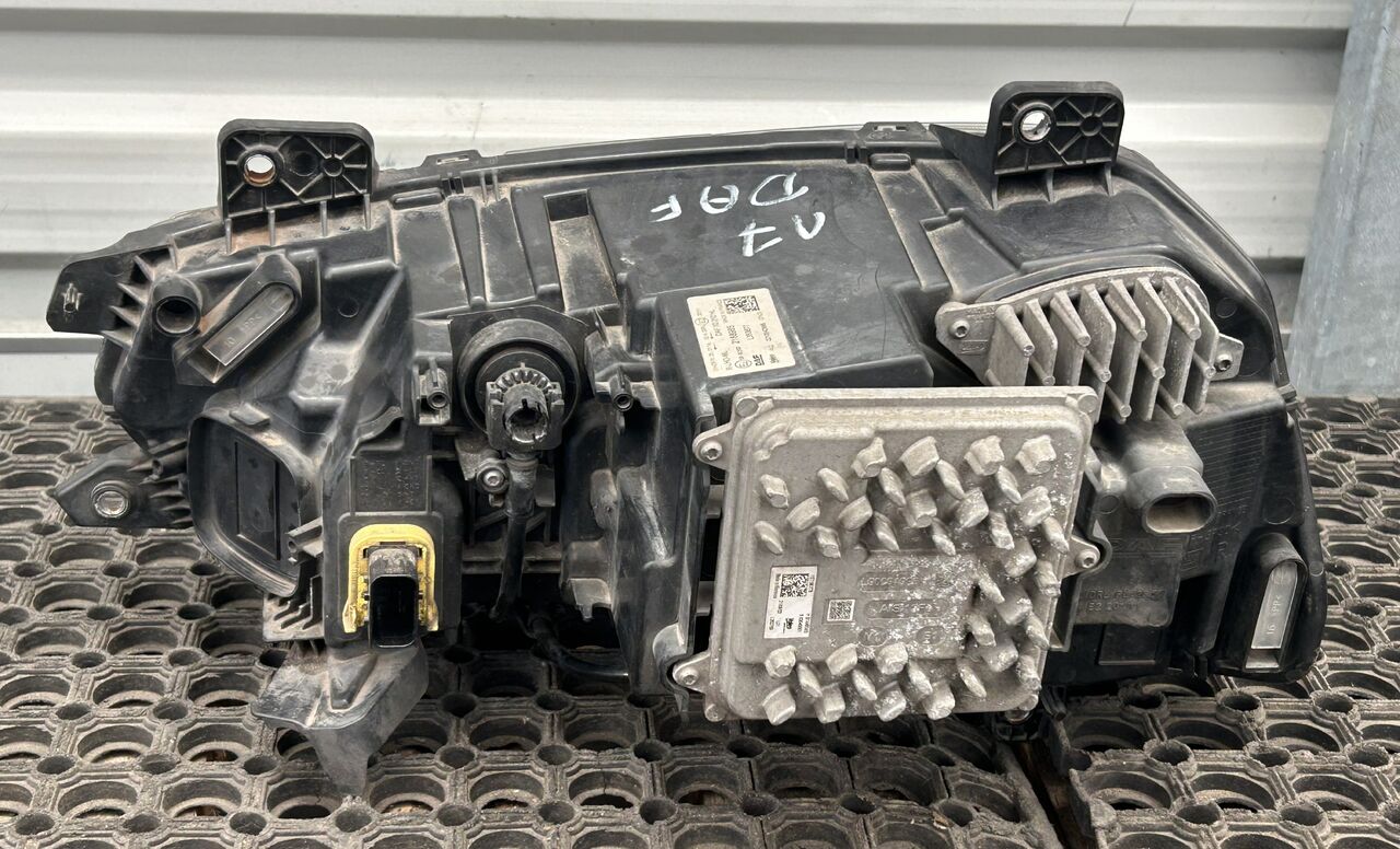 DAF XF 106 G2 / XG FULL LED HEADLIGHT RIGHT - Передняя фара для Грузовиков: фото 5 DAF XF 106 G2 / XG FULL LED HEADLIGHT RIGHT - Передняя фара для Грузовиков: фото 5
