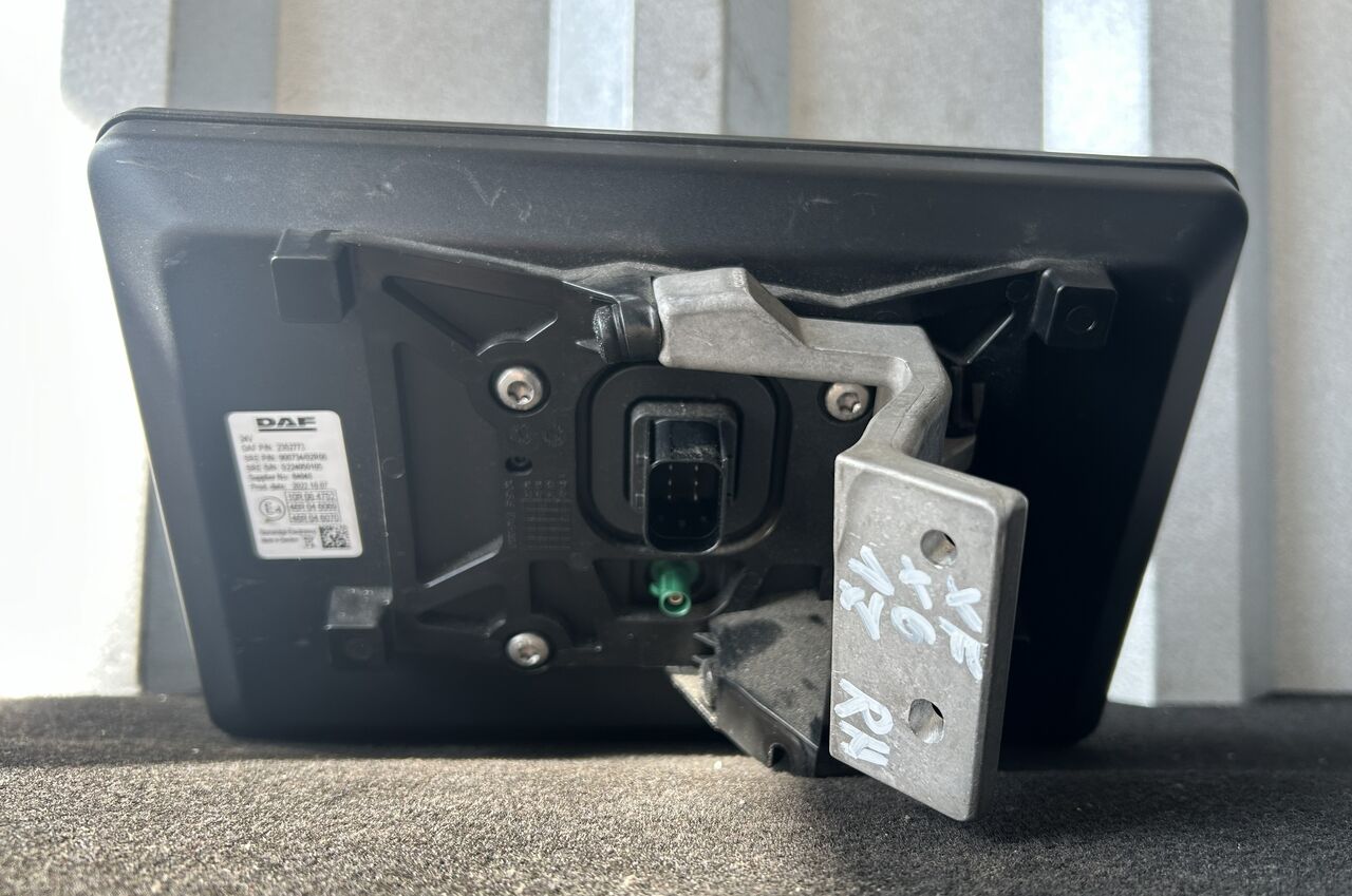 DAF XF 106 G2 / XG RAMP CAMERA MIRROR TABLET SCREEN - Блок управления для Грузовиков: фото 2 DAF XF 106 G2 / XG RAMP CAMERA MIRROR TABLET SCREEN - Блок управления для Грузовиков: фото 2