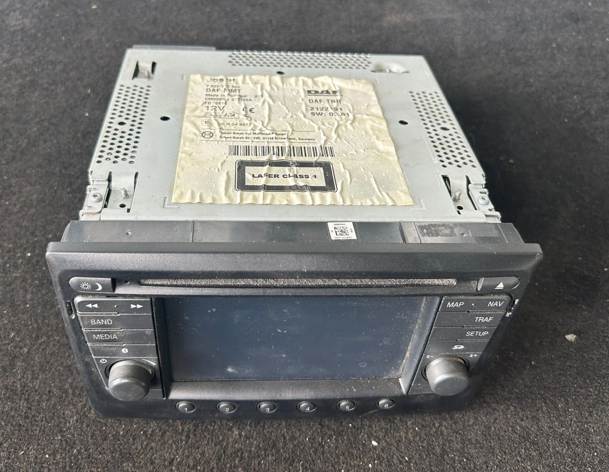 DAF XF 106 ORIGINAL RADIO + MOUNTING BOX - Универсальная запчасть: фото 2 DAF XF 106 ORIGINAL RADIO + MOUNTING BOX - Универсальная запчасть: фото 2