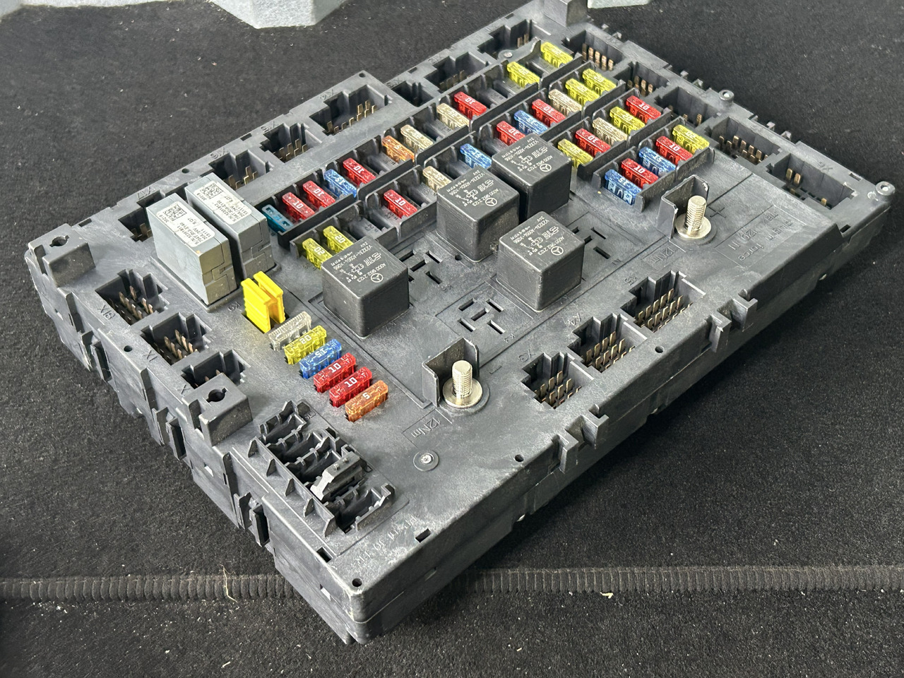 MERCEDES ACTROS MP4 A FUSE MODULE SAM - Предохранитель: фото 3 MERCEDES ACTROS MP4 A FUSE MODULE SAM - Предохранитель: фото 3