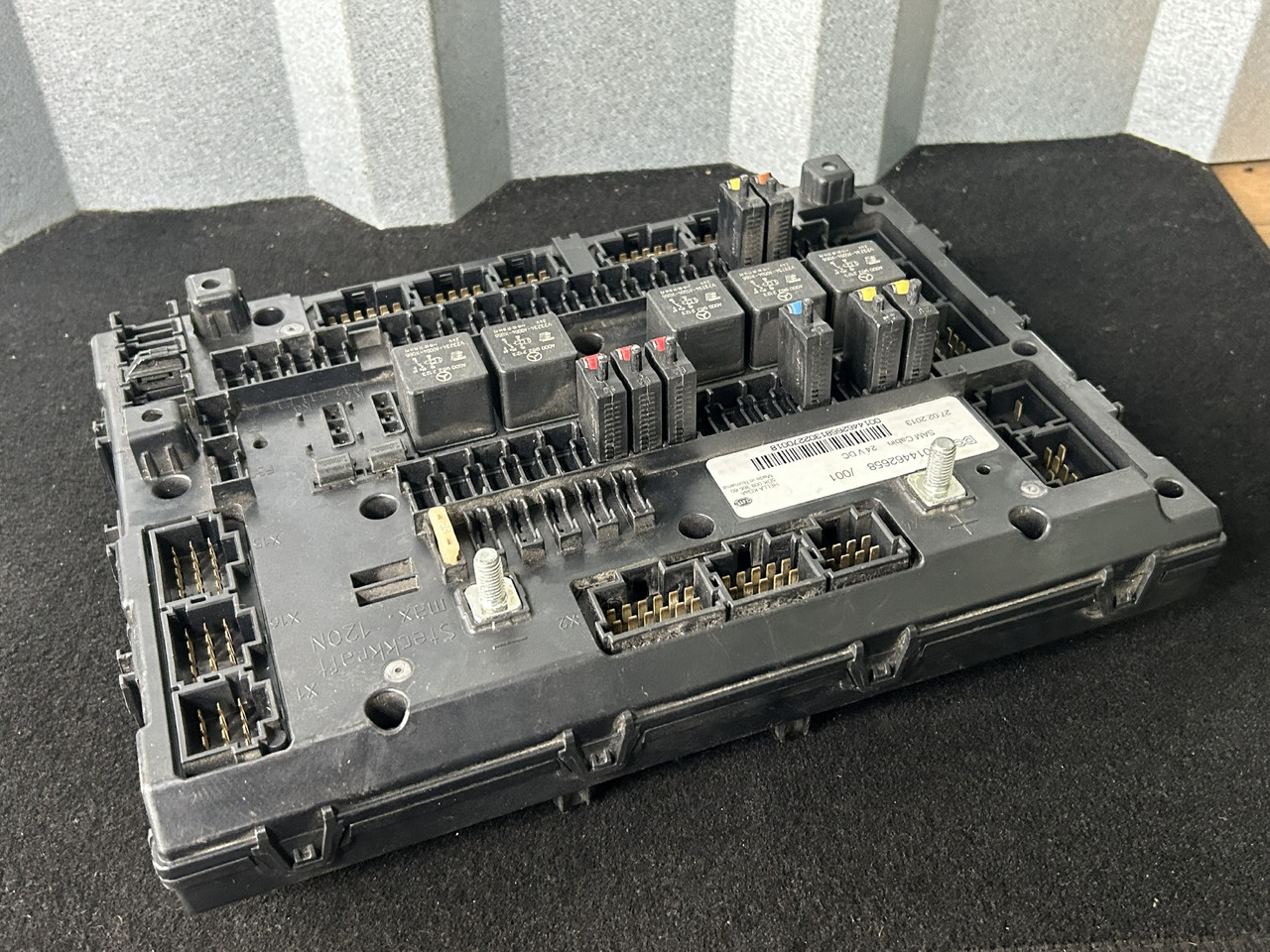 MERCEDES ACTROS MP4 A FUSE MODULE SAM - Предохранитель: фото 3 MERCEDES ACTROS MP4 A FUSE MODULE SAM - Предохранитель: фото 3