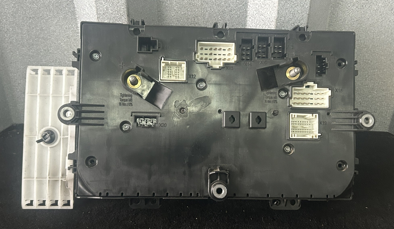 MERCEDES ACTROS MP5 A FUSE MODULE SAM - Предохранитель: фото 3 MERCEDES ACTROS MP5 A FUSE MODULE SAM - Предохранитель: фото 3