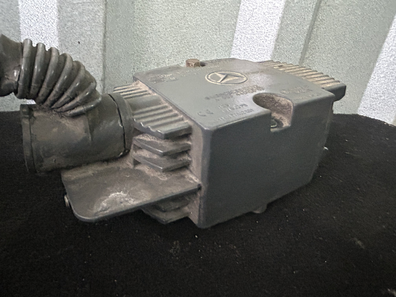 MERCEDES-BENZ ACTROS MP4 BATTERY SHUTDOWN CONTROL MODULE - Блок управления: фото 3 MERCEDES-BENZ ACTROS MP4 BATTERY SHUTDOWN CONTROL MODULE - Блок управления: фото 3