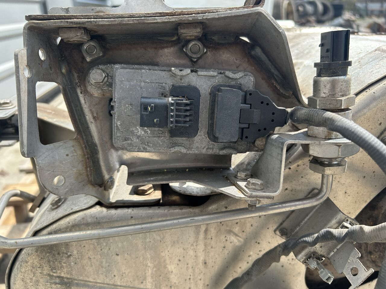 MERCEDES-BENZ ACTROS MP4 DPF CATALYTIC CONVERTER - Катализатор: фото 5 MERCEDES-BENZ ACTROS MP4 DPF CATALYTIC CONVERTER - Катализатор: фото 5