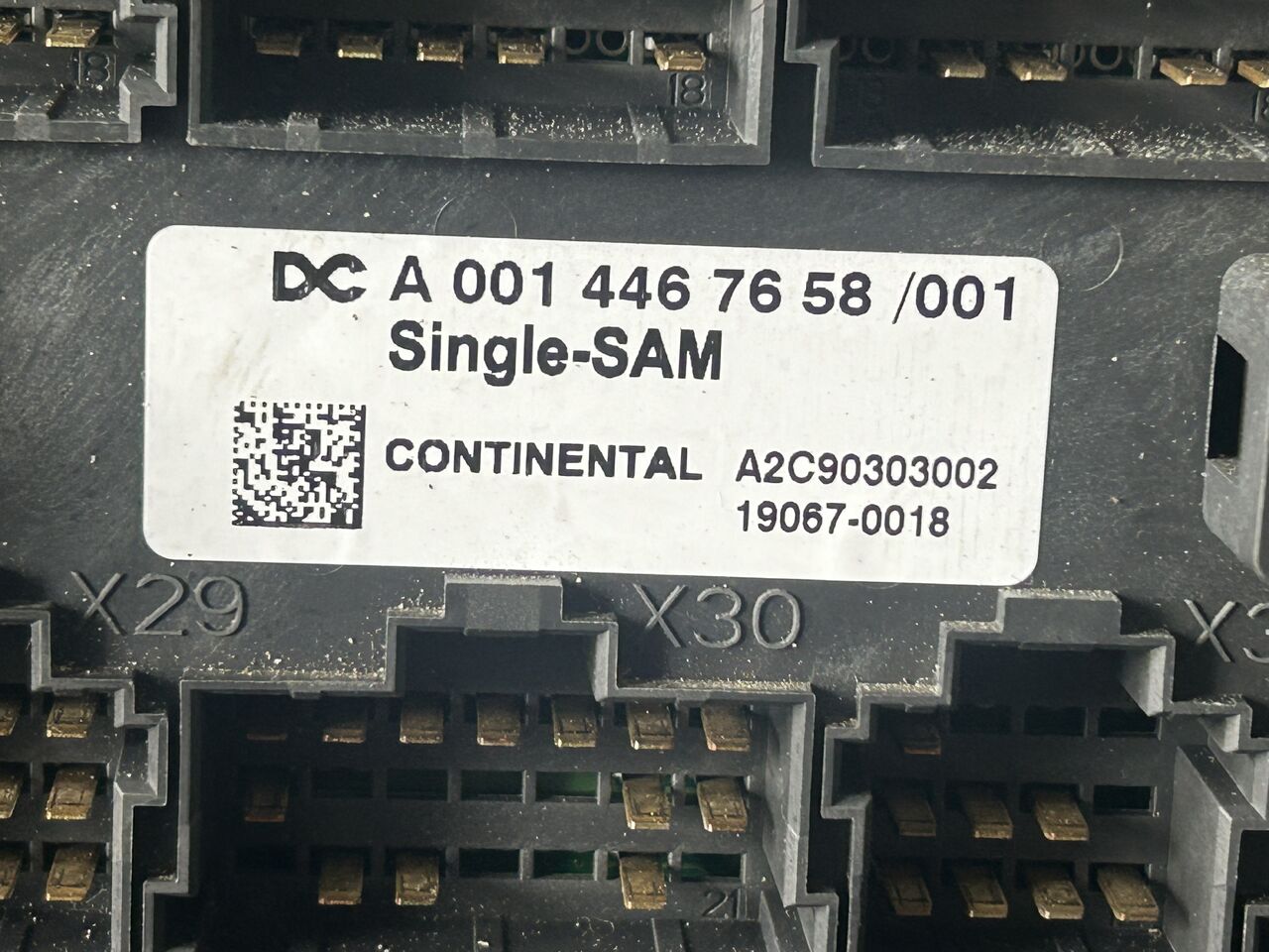 MERCEDES-BENZ ACTROS MP4 SAM FUSE MODULE - Предохранитель: фото 3 MERCEDES-BENZ ACTROS MP4 SAM FUSE MODULE - Предохранитель: фото 3