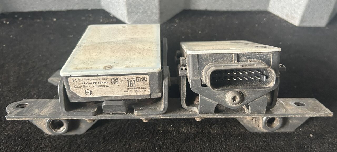 MERCEDES-BENZ ACTROS MP5 RBZ RADAR CONTROL MODULE KIT - Блок управления для Грузовиков: фото 1 MERCEDES-BENZ ACTROS MP5 RBZ RADAR CONTROL MODULE KIT - Блок управления для Грузовиков: фото 1