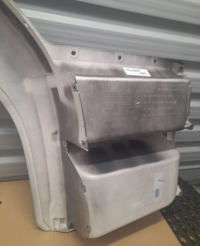 Mercedes-Benz ATEGO A9676660301 - Боковая подножка для Грузовиков: фото 3 Mercedes-Benz ATEGO A9676660301 - Боковая подножка для Грузовиков: фото 3