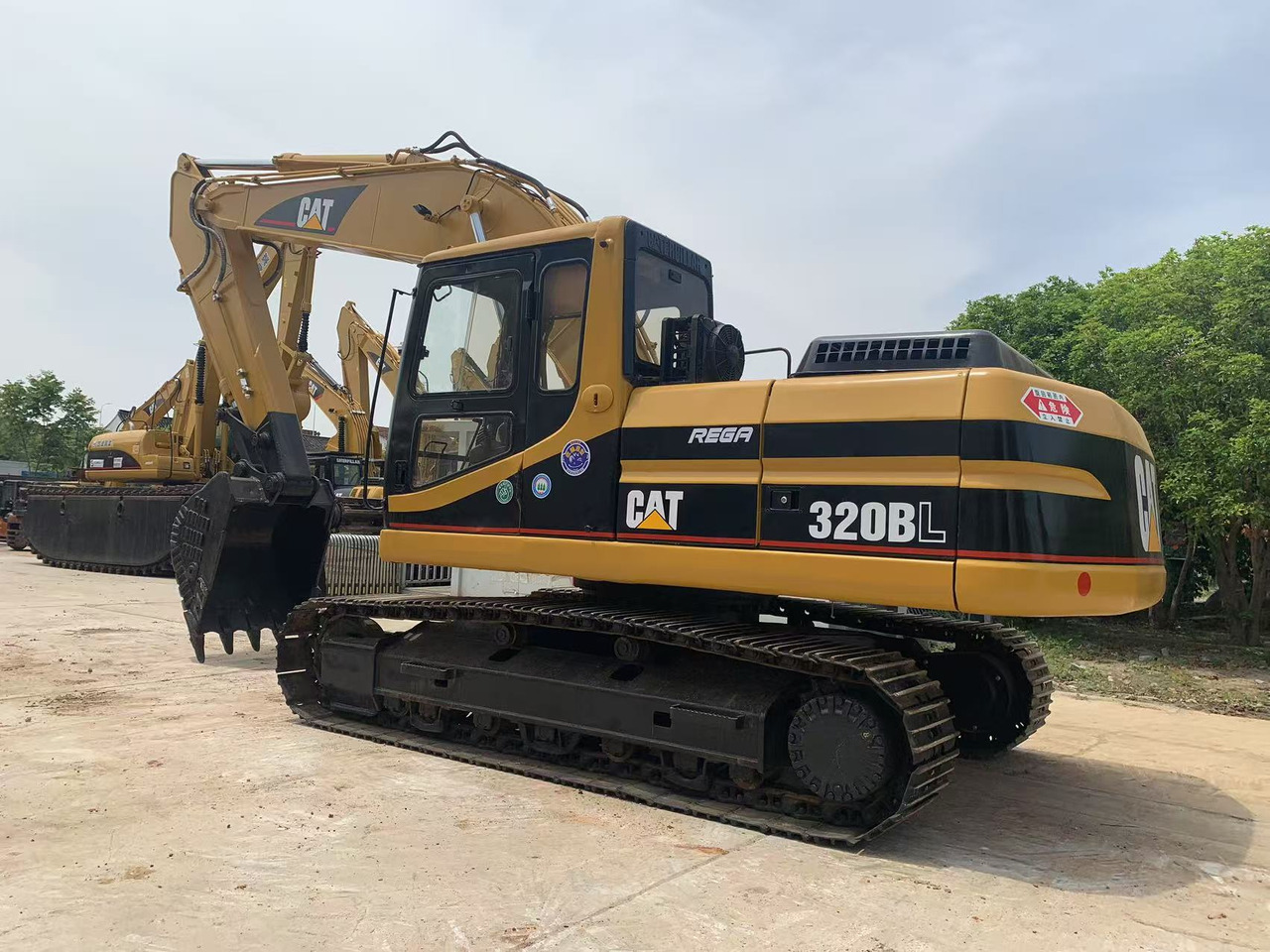 CATERPILLAR 320B, 320BL Secondhand Excavator Made in Japan - Гусеничный экскаватор: фото 3 CATERPILLAR 320B, 320BL Secondhand Excavator Made in Japan - Гусеничный экскаватор: фото 3