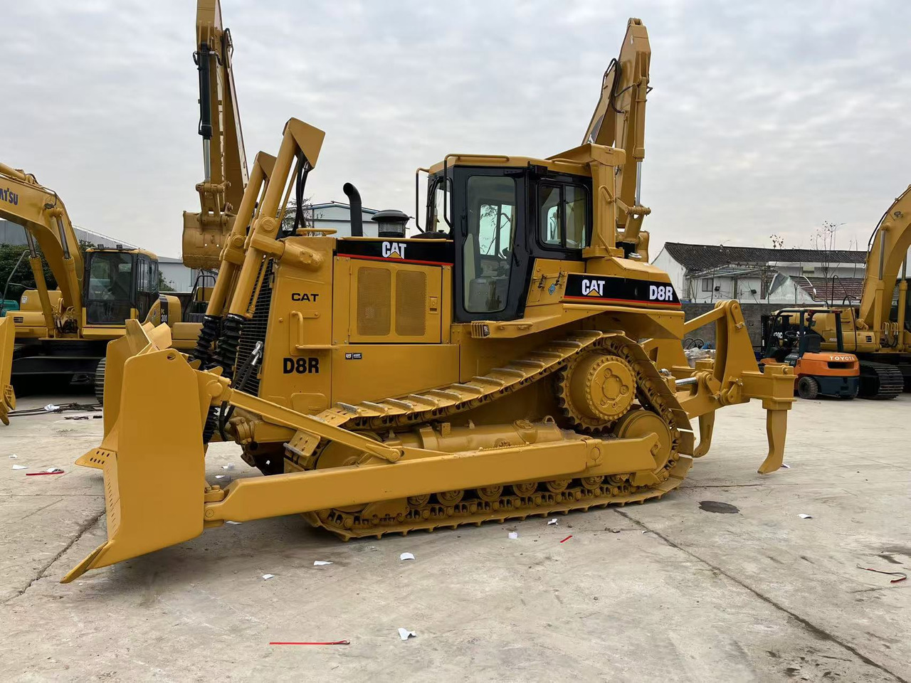CATERPILLAR Used Bulldozer CAT D8R for Mining & Construction Projects - Бульдозер: фото 3 CATERPILLAR Used Bulldozer CAT D8R for Mining & Construction Projects - Бульдозер: фото 3