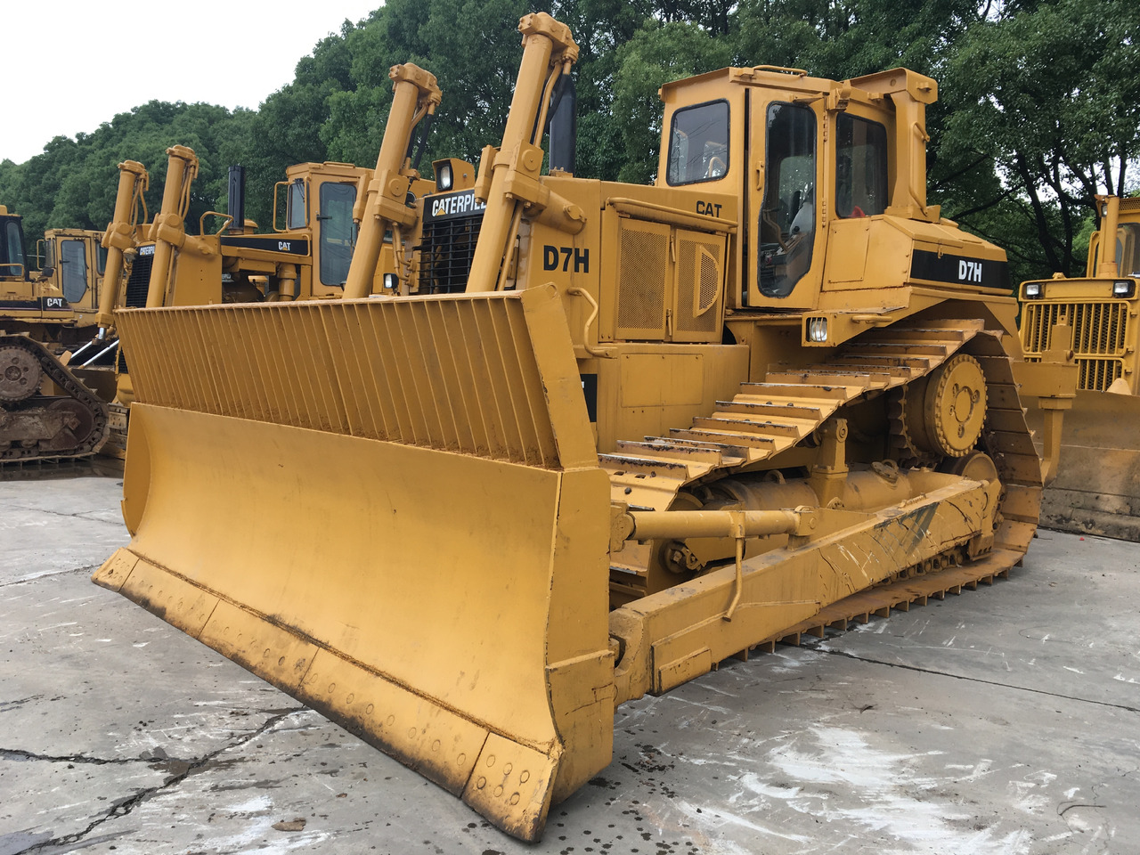 Caterpillar Bulldozer CAT D7H Used Condition Construction Machine - Бульдозер: фото 4 Caterpillar Bulldozer CAT D7H Used Condition Construction Machine - Бульдозер: фото 4