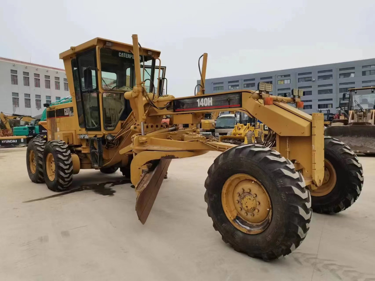 Caterpillar Original Color Motor Grader Used CAT 140H - Грейдер: фото 2 Caterpillar Original Color Motor Grader Used CAT 140H - Грейдер: фото 2