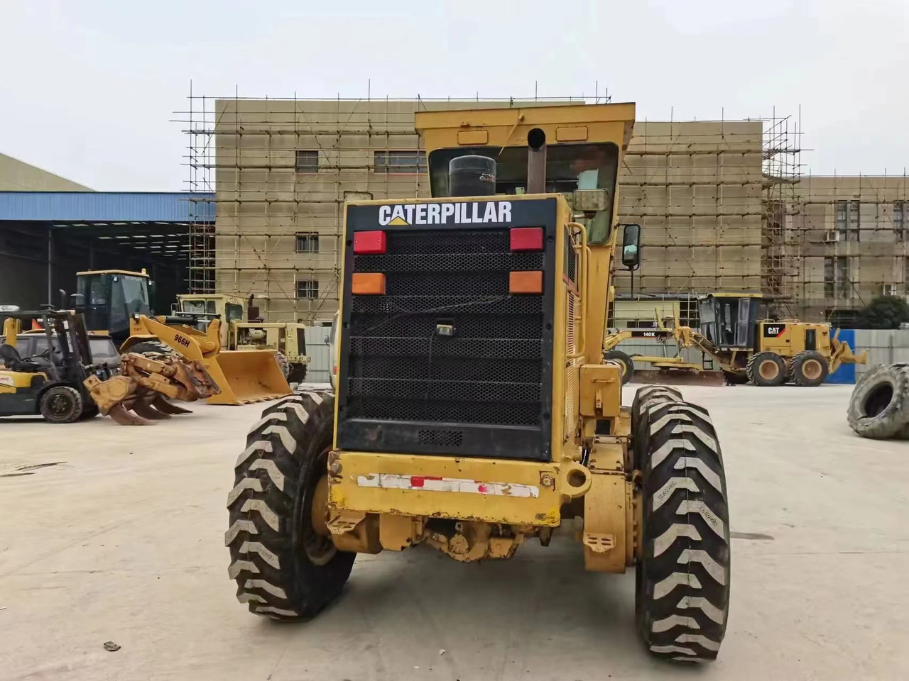Caterpillar Original Color Motor Grader Used CAT 140H - Грейдер: фото 4 Caterpillar Original Color Motor Grader Used CAT 140H - Грейдер: фото 4