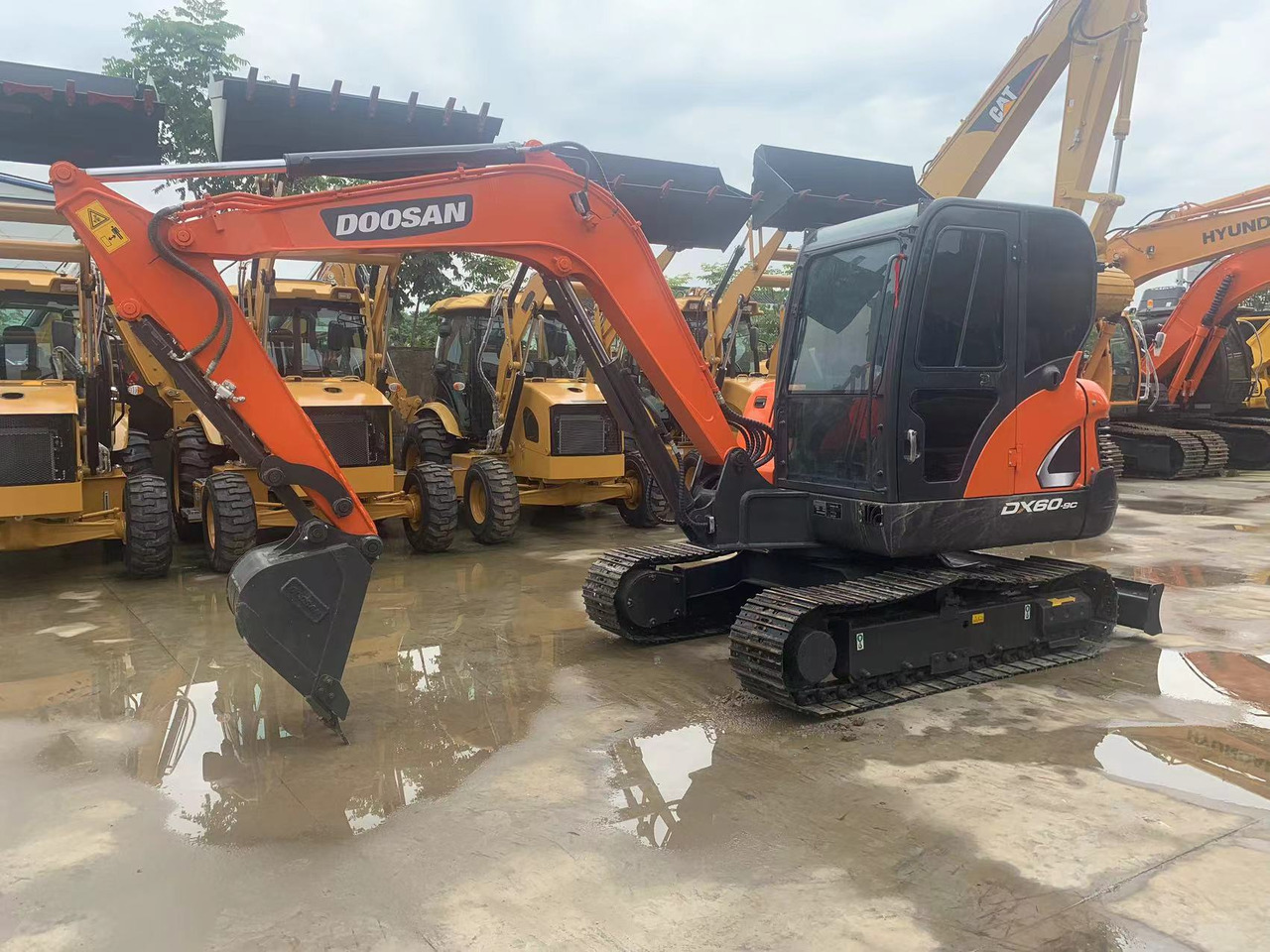 Doosan Used Doosan DX60 Mini Excavator – 6 Ton, 53 HP, 0.21m³ Bucket, Yanmar Engine - Гусеничный экскаватор: фото 2 Doosan Used Doosan DX60 Mini Excavator – 6 Ton, 53 HP, 0.21m³ Bucket, Yanmar Engine - Гусеничный экскаватор: фото 2