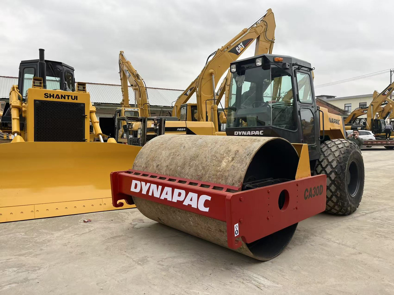 Dynapac Vibratory Road roller CA30D, CA25D Good Price on Sale - Дорожный каток: фото 3 Dynapac Vibratory Road roller CA30D, CA25D Good Price on Sale - Дорожный каток: фото 3