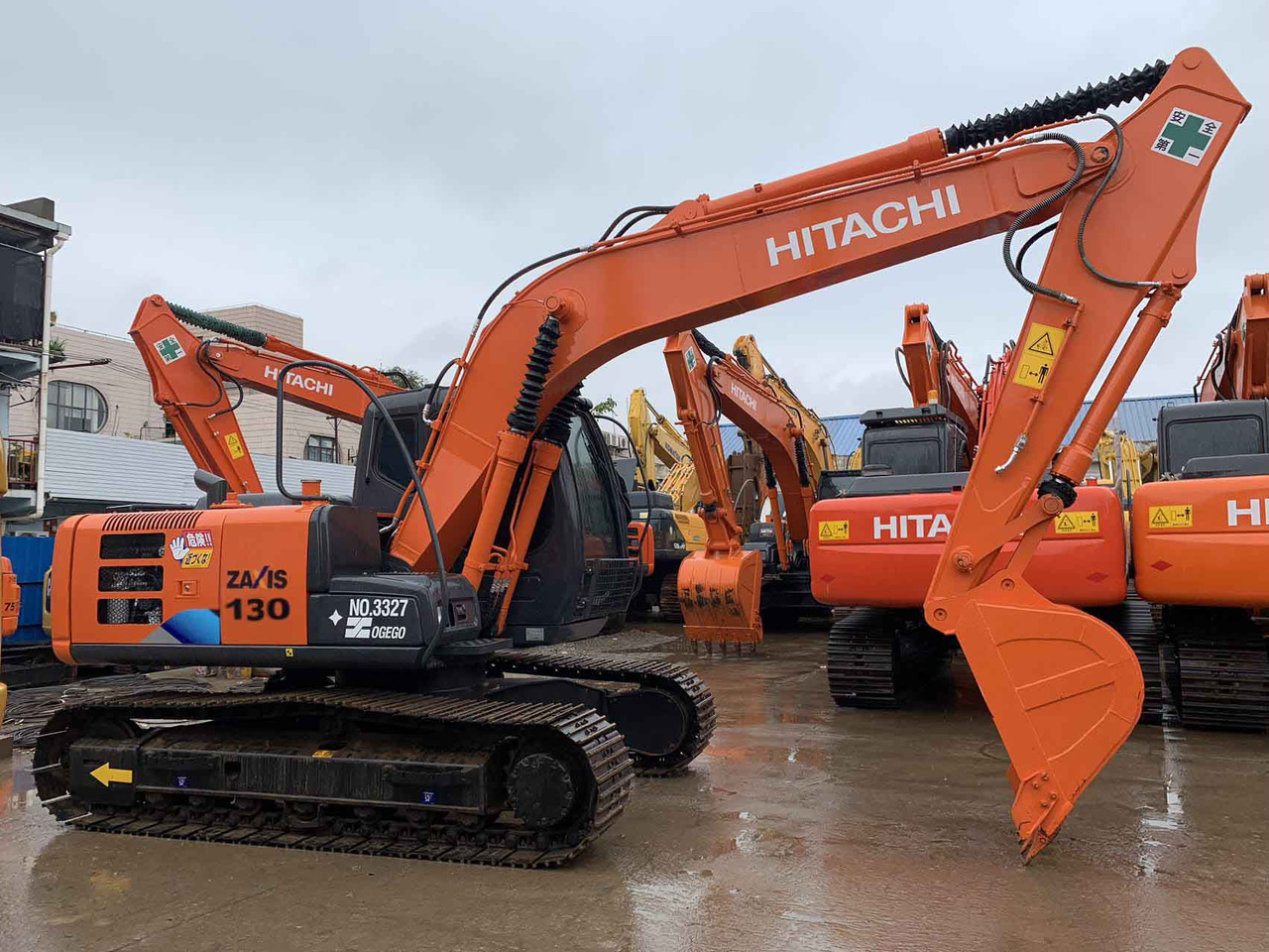 Hitachi ZX130, ZX120 Tracked Excavator Japan Origin - Гусеничный экскаватор: фото 1 Hitachi ZX130, ZX120 Tracked Excavator Japan Origin - Гусеничный экскаватор: фото 1