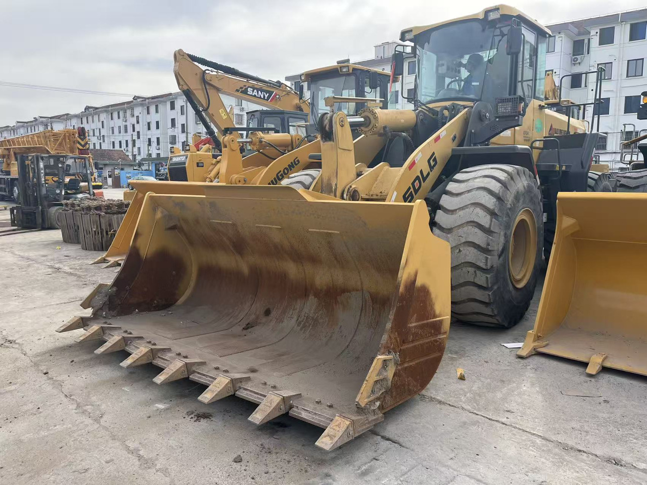 SDLG High Efficiency 3.0m³ Bucket Construction Loader SDLG 956F Wheel Loader Price - Колёсный погрузчик: фото 2 SDLG High Efficiency 3.0m³ Bucket Construction Loader SDLG 956F Wheel Loader Price - Колёсный погрузчик: фото 2