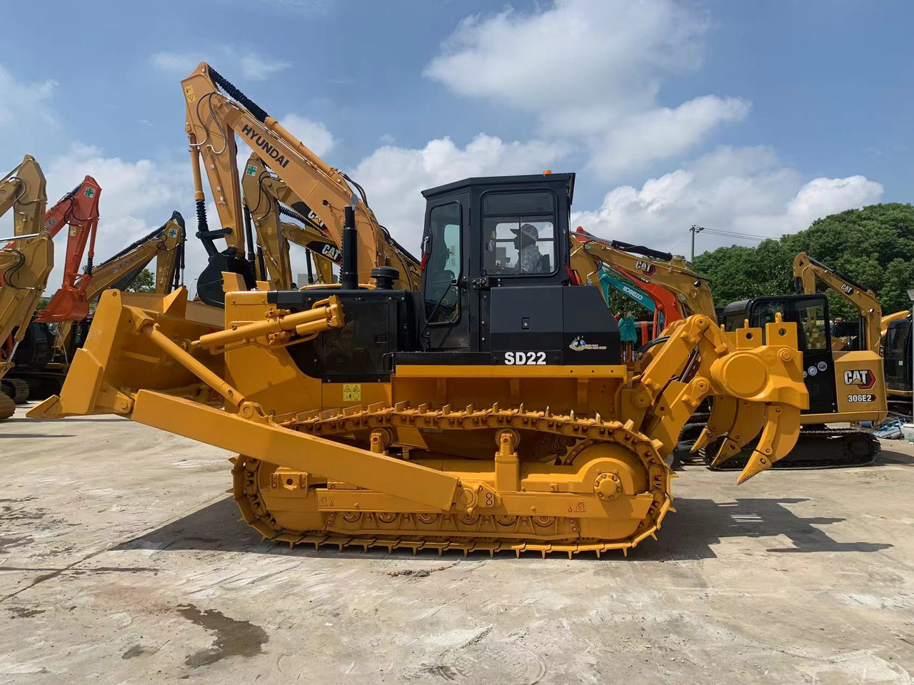 SHANTUI Bulldozer SD22, SD32 Secondhand Tracked Tactor - Бульдозер: фото 2 SHANTUI Bulldozer SD22, SD32 Secondhand Tracked Tactor - Бульдозер: фото 2