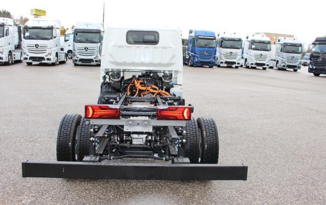 FUSO Canter 4S15E - Грузовик-шасси: фото 3 FUSO Canter 4S15E - Грузовик-шасси: фото 3