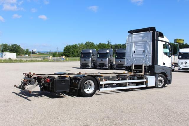 Mercedes-Benz Actros 1845 L nR - Грузовик-контейнеровоз/ Сменный кузов: фото 3 Mercedes-Benz Actros 1845 L nR - Грузовик-контейнеровоз/ Сменный кузов: фото 3