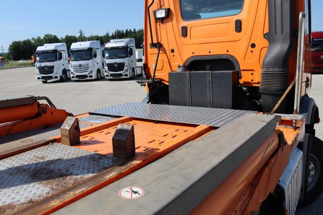 Портальный бункеровоз Mercedes-Benz Arocs 3353K ABSETZER: фото 6 Портальный бункеровоз Mercedes-Benz Arocs 3353K ABSETZER: фото 6