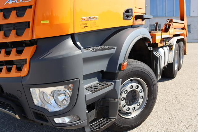 Портальный бункеровоз Mercedes-Benz Arocs 3353K ABSETZER: фото 7 Портальный бункеровоз Mercedes-Benz Arocs 3353K ABSETZER: фото 7