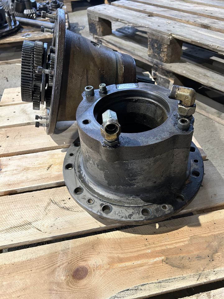 LIEBHERR SAT 225/218 - Поворотный редуктор для Экскаваторов: фото 1 LIEBHERR SAT 225/218 - Поворотный редуктор для Экскаваторов: фото 1