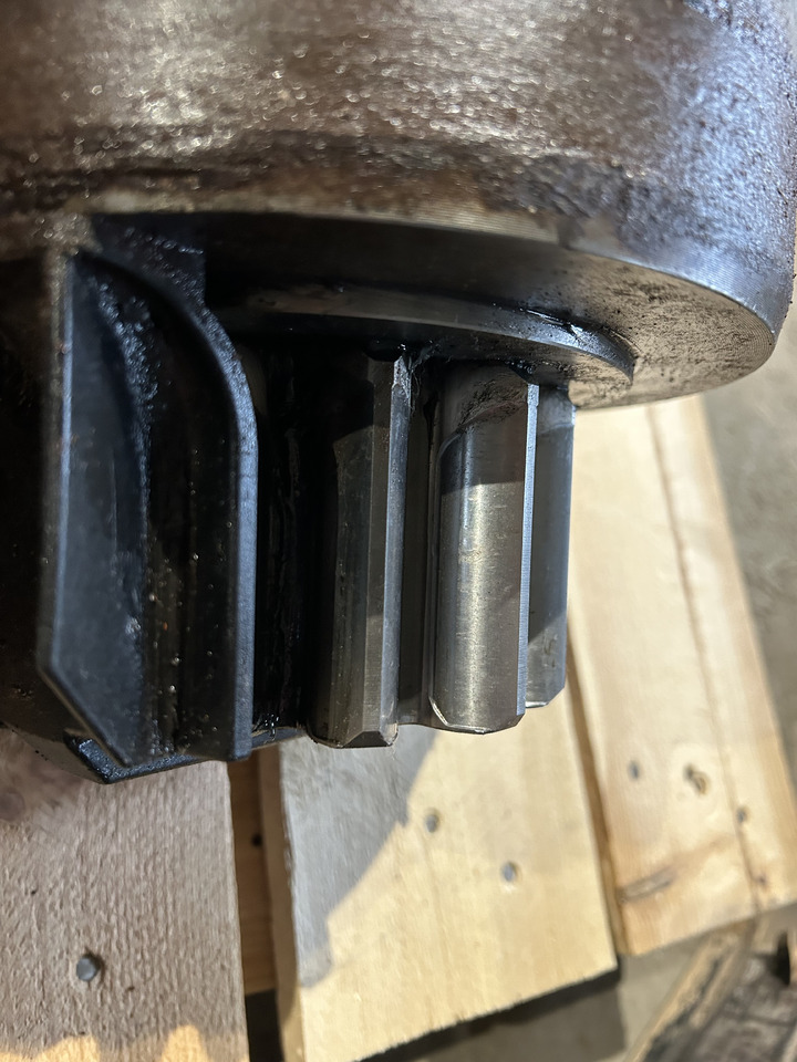 LIEBHERR SAT 225/218 - Поворотный редуктор для Экскаваторов: фото 4 LIEBHERR SAT 225/218 - Поворотный редуктор для Экскаваторов: фото 4