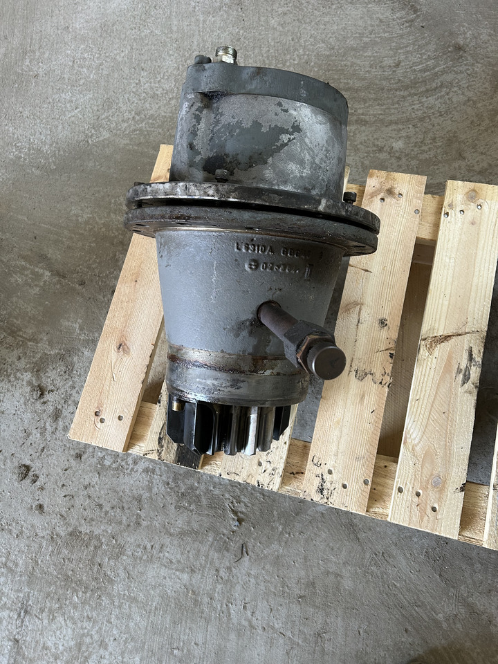 LIEBHERR SAT 225/228 - Поворотный редуктор для Мини-экскаваторов: фото 1 LIEBHERR SAT 225/228 - Поворотный редуктор для Мини-экскаваторов: фото 1