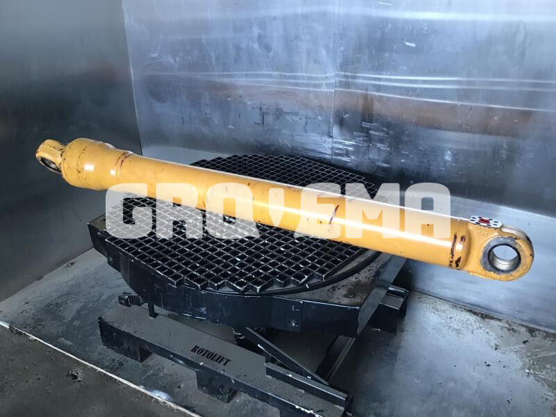 Liebherr A914 Li / A914B Li / R914 - Гидравлический цилиндр: фото 2 Liebherr A914 Li / A914B Li / R914 - Гидравлический цилиндр: фото 2