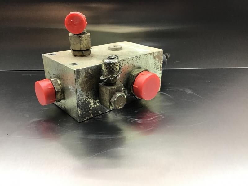 Liebherr Block - Гидравлика: фото 1 Liebherr Block - Гидравлика: фото 1