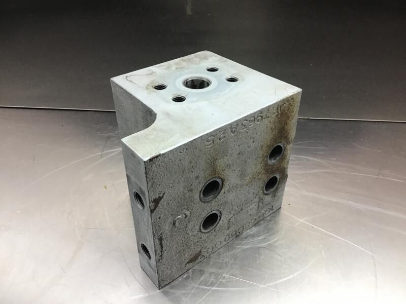 Liebherr Block - Гидравлика: фото 2 Liebherr Block - Гидравлика: фото 2