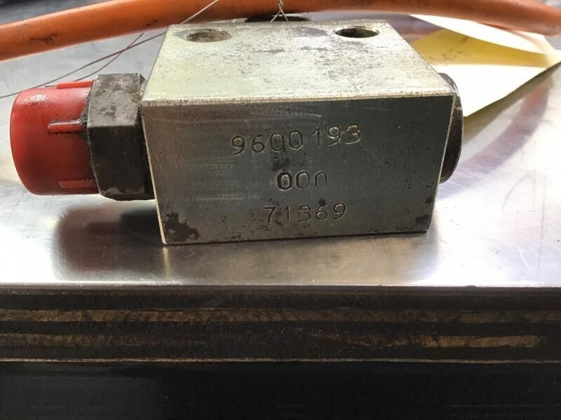 Liebherr Block - Клапан: фото 2 Liebherr Block - Клапан: фото 2