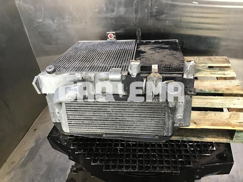 Liebherr Combined Radiator - Радиатор: фото 3 Liebherr Combined Radiator - Радиатор: фото 3