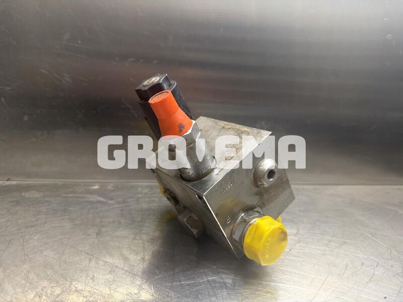 Liebherr Control Block - Головка блока: фото 2 Liebherr Control Block - Головка блока: фото 2