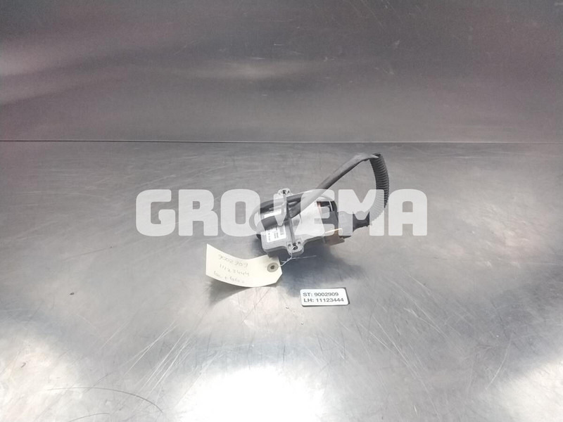 Liebherr Control Box - Кабина и интерьер: фото 1 Liebherr Control Box - Кабина и интерьер: фото 1