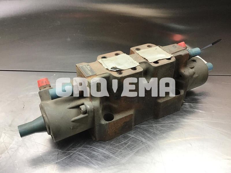 Liebherr Directional Control Valve - Гидравлика: фото 2 Liebherr Directional Control Valve - Гидравлика: фото 2