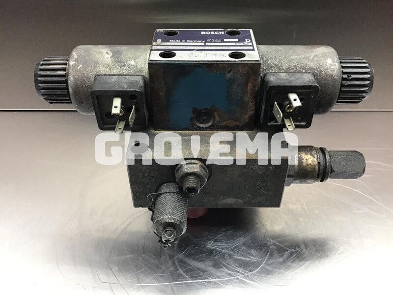 Liebherr Directional Control Valve - Гидравлика: фото 1 Liebherr Directional Control Valve - Гидравлика: фото 1